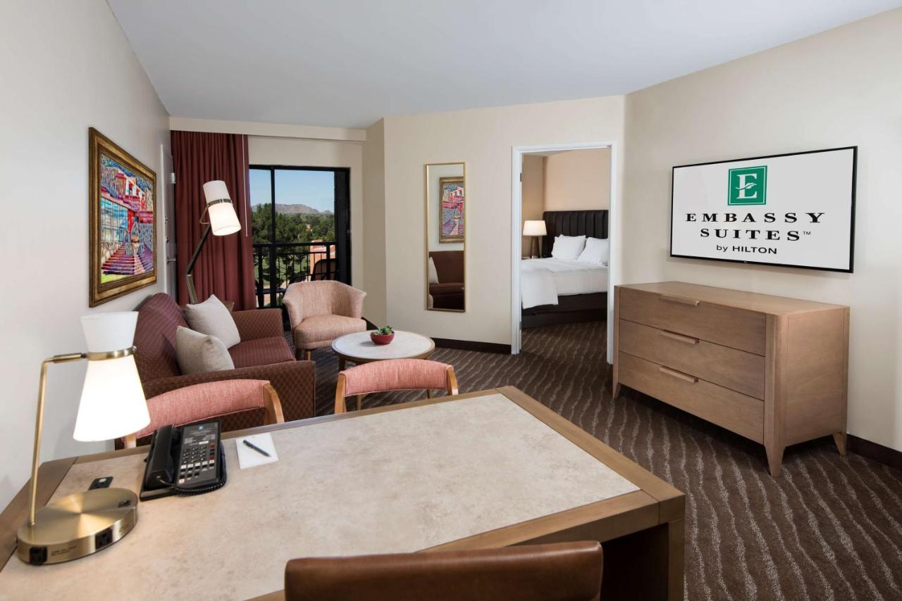 King Suite with Mountain View at Embassy Suites by Hilton Phoenix Scottsdale