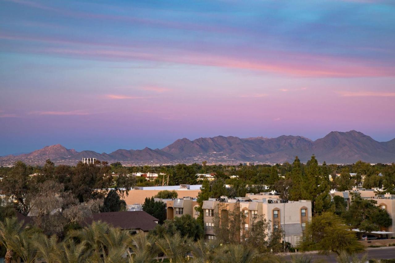 King Suite with Golf Course View at Embassy Suites by Hilton Phoenix Scottsdale