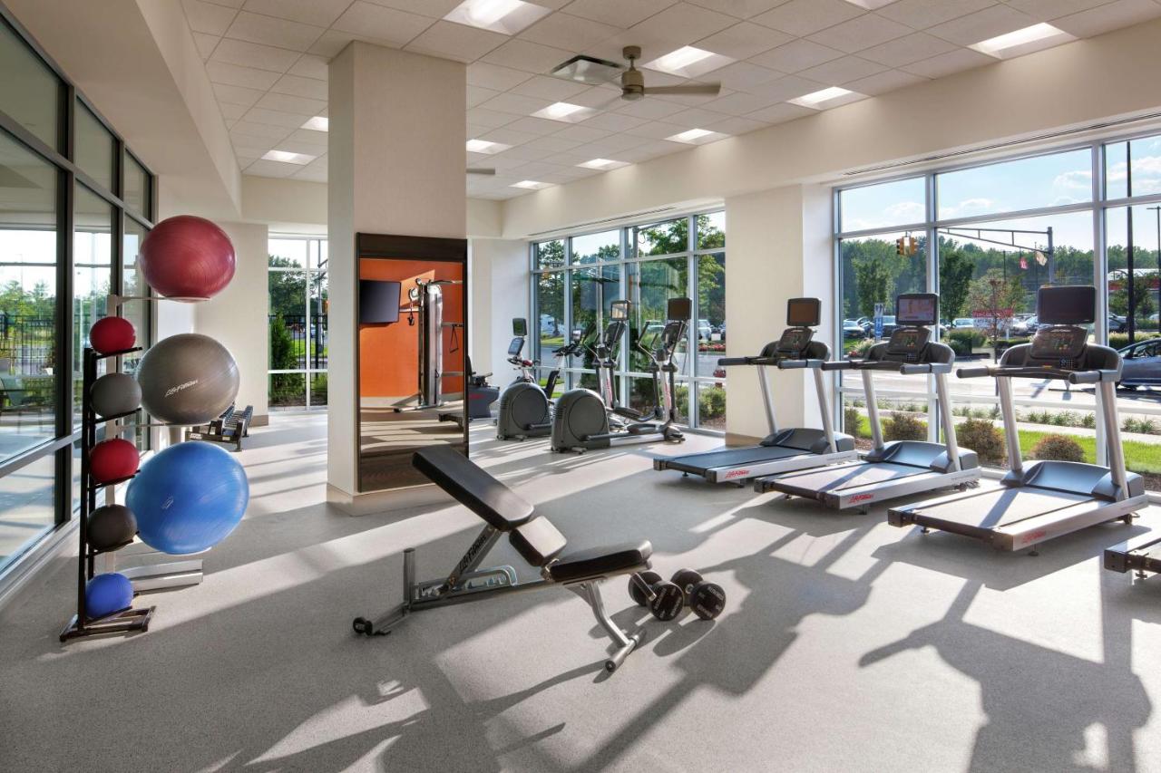 | Hampton Inn & Suites Teaneck/Glenpointe