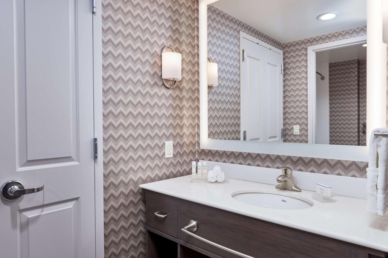 | Homewood Suites By Hilton Teaneck Glenpointe