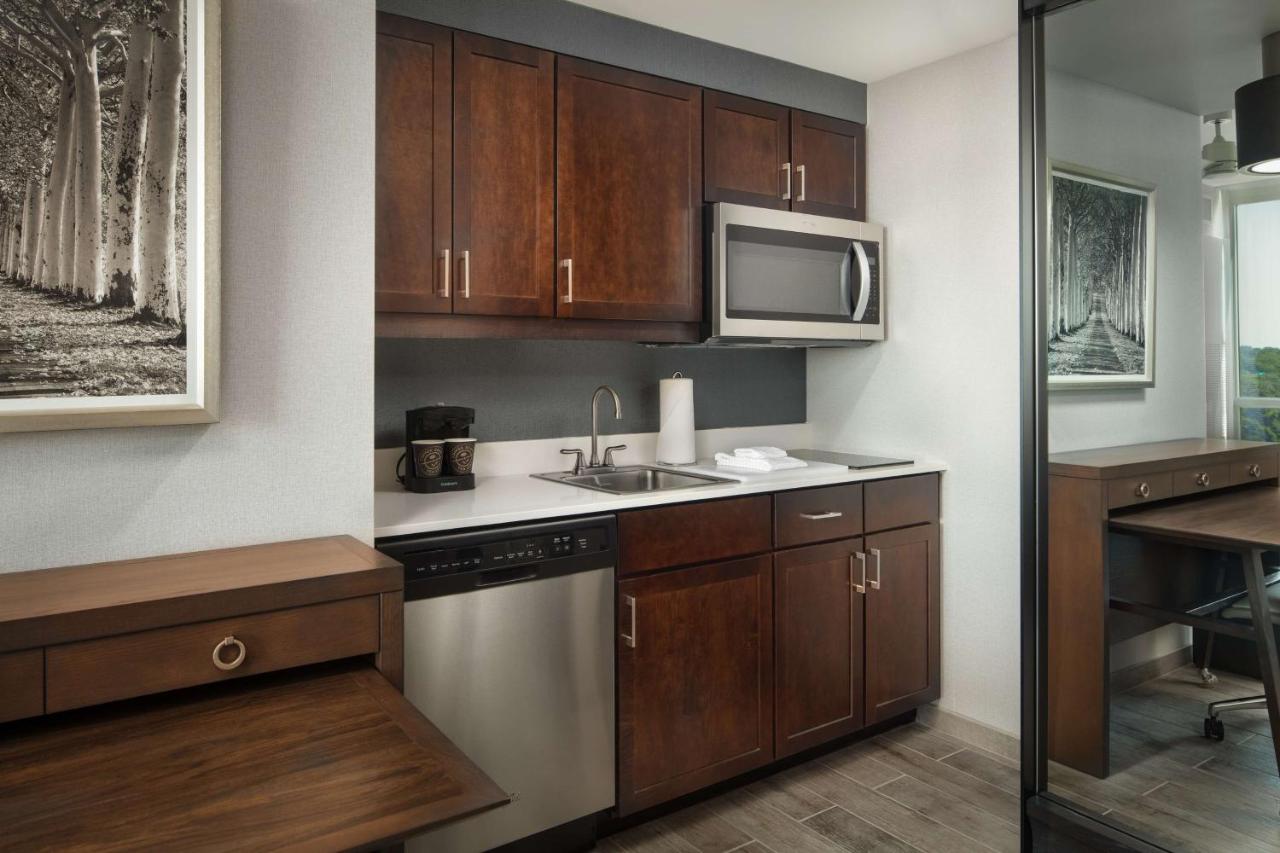 | Homewood Suites By Hilton Teaneck Glenpointe