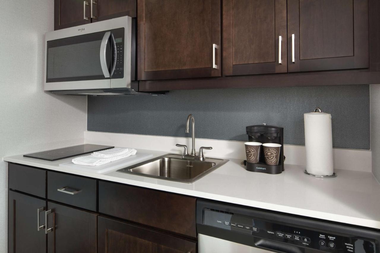 | Homewood Suites By Hilton Teaneck Glenpointe
