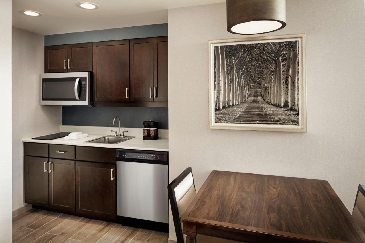 | Homewood Suites By Hilton Teaneck Glenpointe
