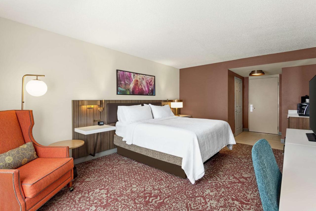 Premium King Room at Hilton Garden Inn Allentown Bethlehem Airport