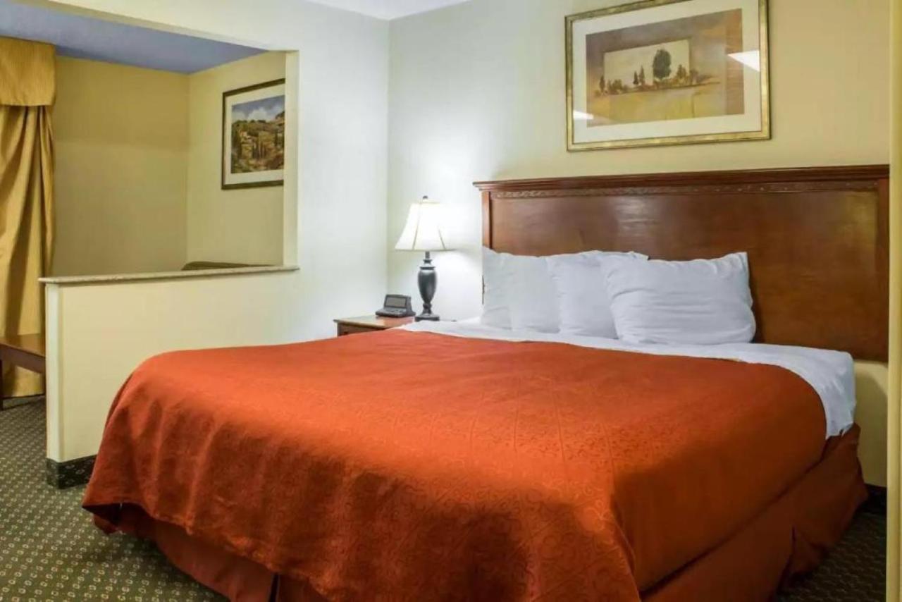 King Room - Accessible/Non-Smoking at Quality Inn & Suites Sioux City Southeast
