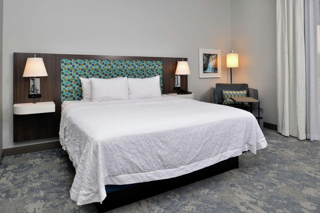 King Room at Hampton Inn Cedar Falls Downtown