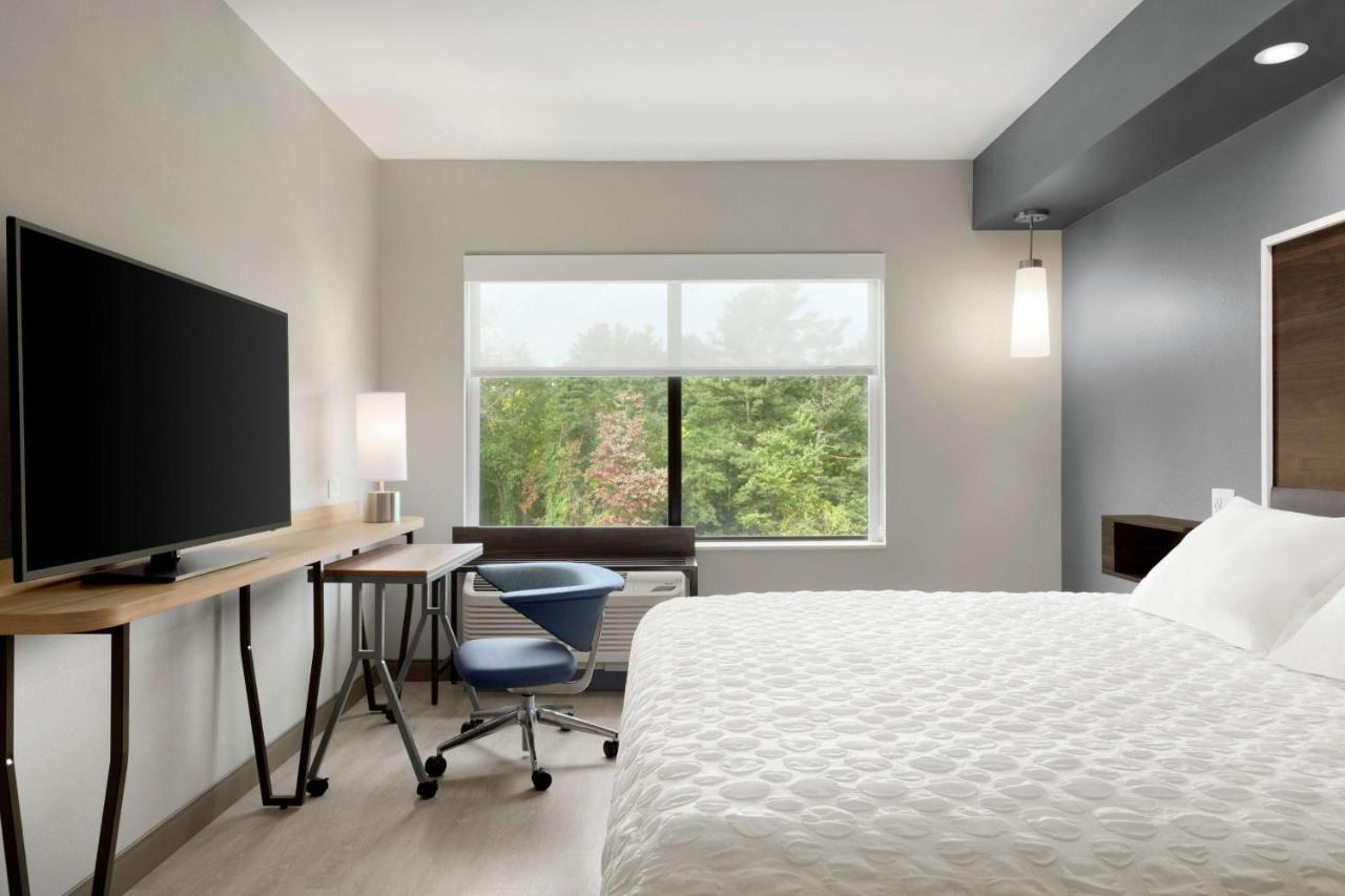 King Room at Tru By Hilton Albany Crossgates Mall