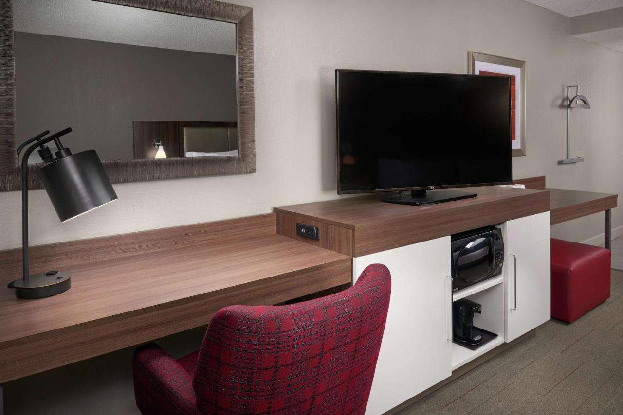 King Room - Non-Smoking at Hampton Inn & Suites Oxford Anniston