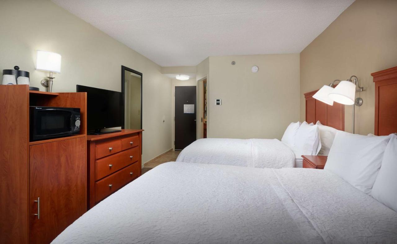 Non-Smoking Double/Double Room at Hampton Inn Ann Arbor-South