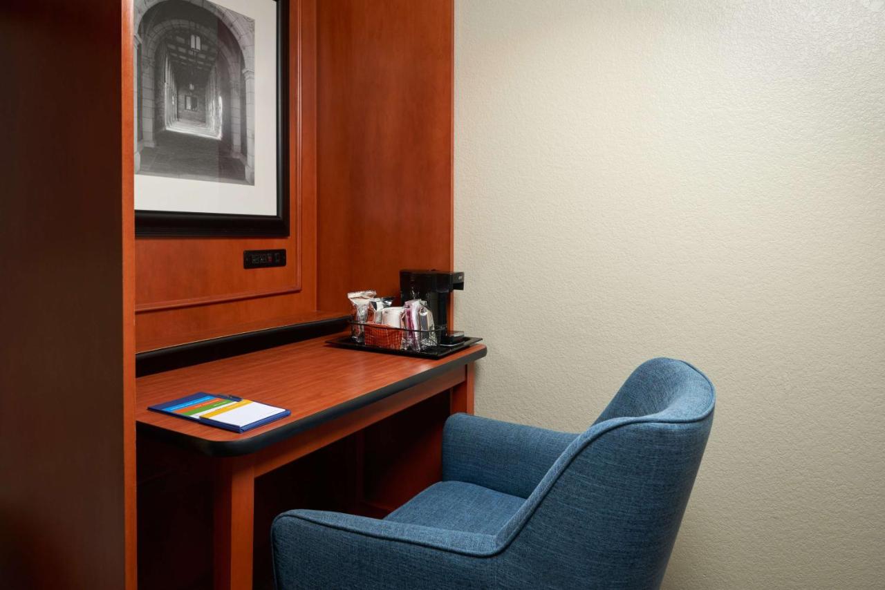 Non-Smoking Double/Double Room at Hampton Inn Ann Arbor-South