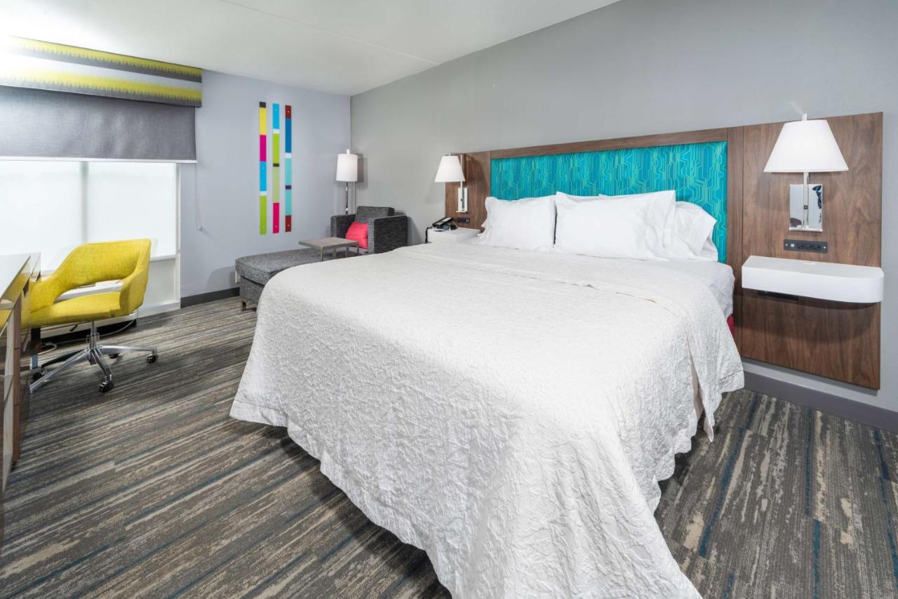 King Suite - Non-Smoking at Hampton Inn Swedesboro Philadelphia