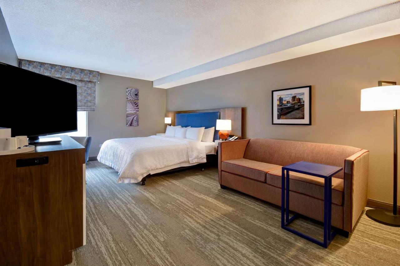 King Room - Non-Smoking at Hampton Inn Birmingham-Colonnade 280