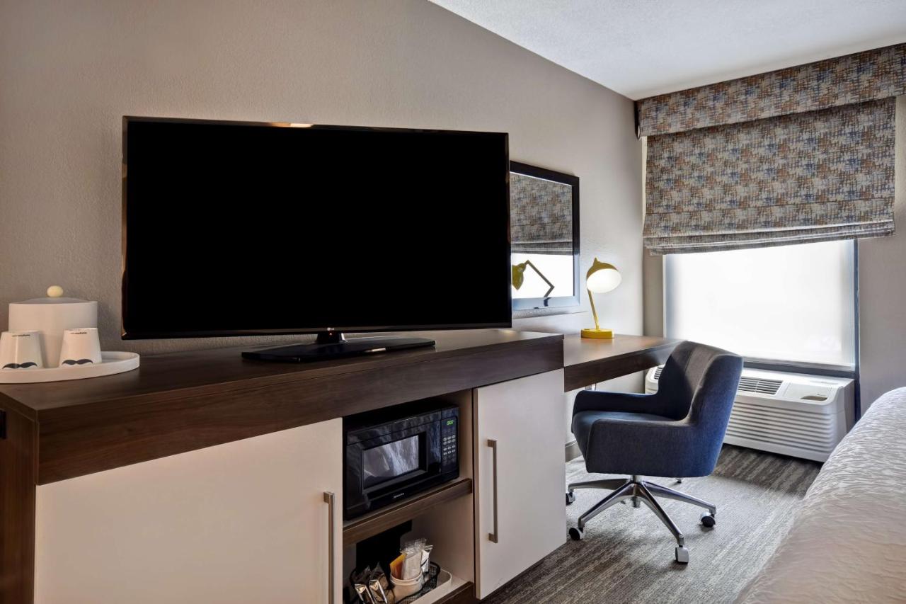 King Room - Non-Smoking at Hampton Inn Birmingham-Colonnade 280