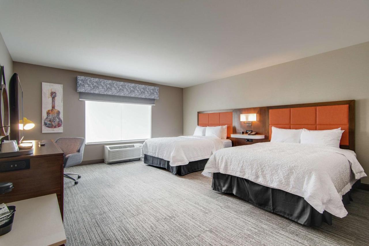 Queen Room with Two Queen Beds - Hearing Accessible/Non-Smoking at Hampton Inn & Suites Nashville North Skyline