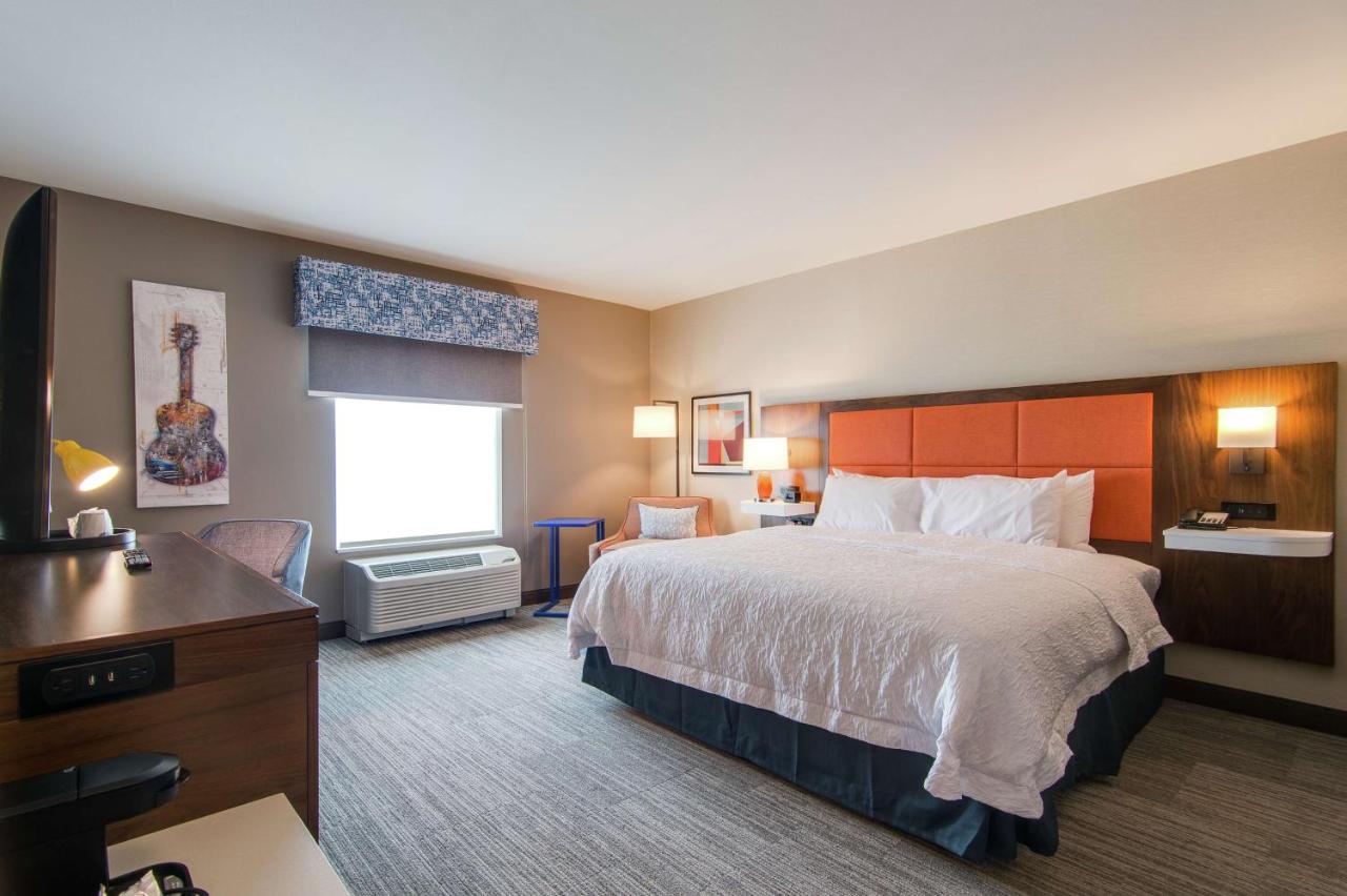 King Room - Non-Smoking at Hampton Inn & Suites Nashville North Skyline