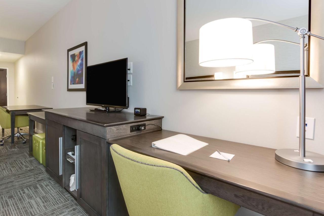 Queen Studio Suite - Non-Smoking at Hampton Inn White House