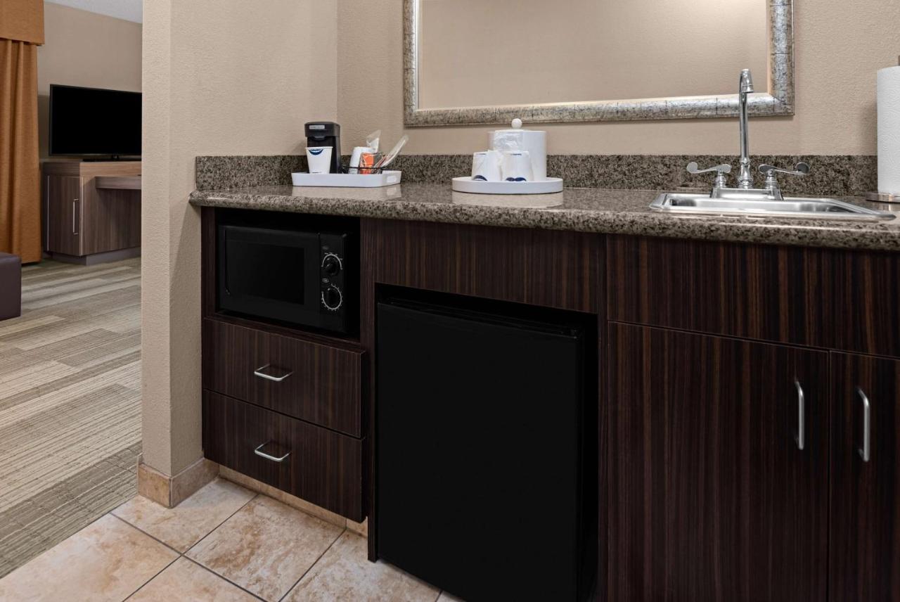 King Studio with Sofa Bed at Hampton Inn & Suites Banning-Beaumont