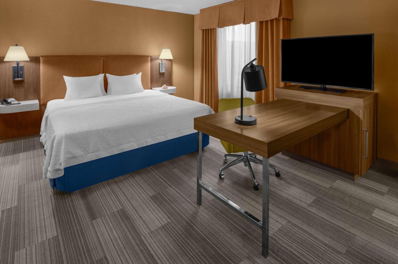 King Studio with Spa Bath at Hampton Inn & Suites Banning-Beaumont