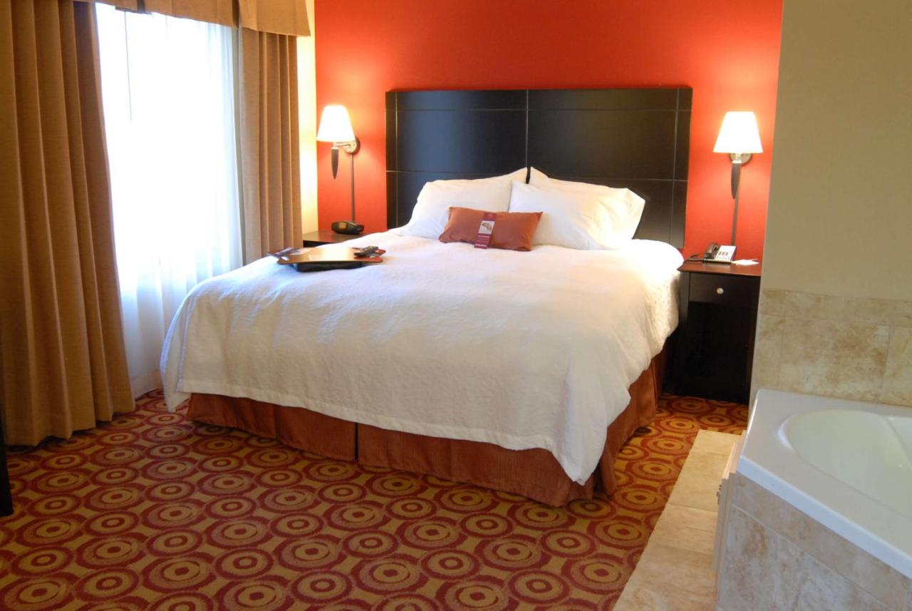 King Studio with Spa Bath at Hampton Inn & Suites Banning-Beaumont