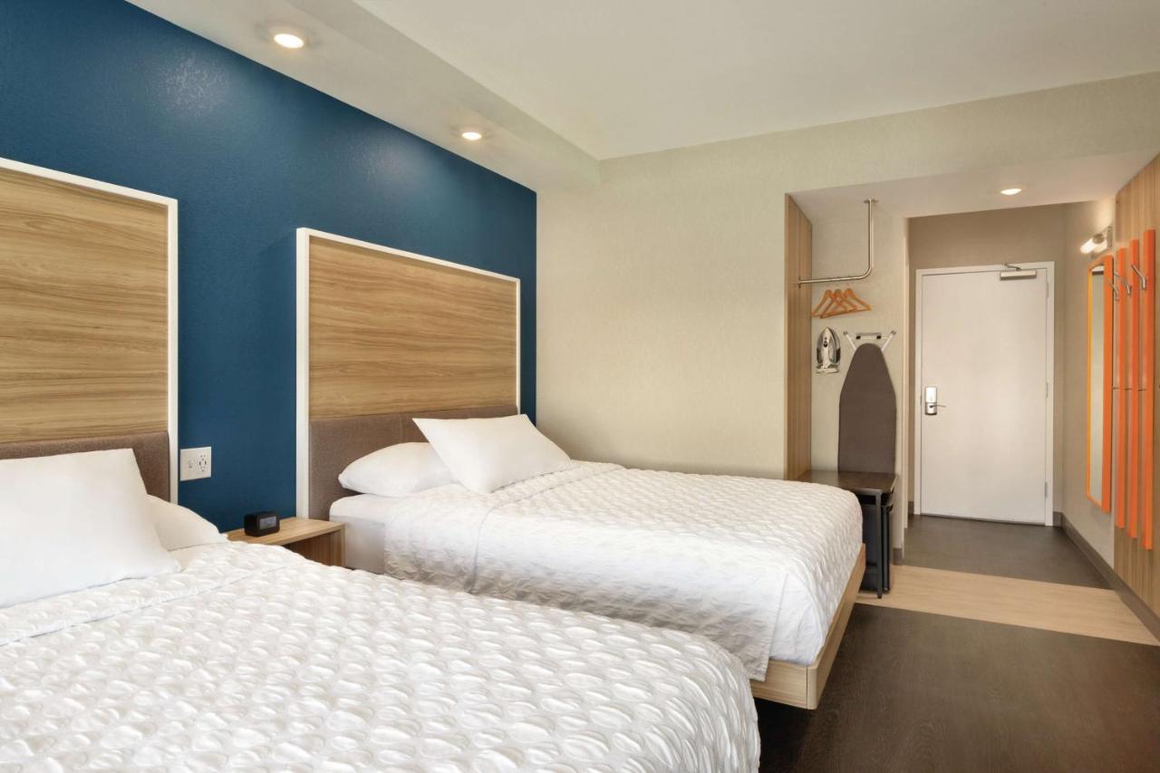 Queen Room with Two Queen Beds at Tru by Hilton Meridian Boise West ID