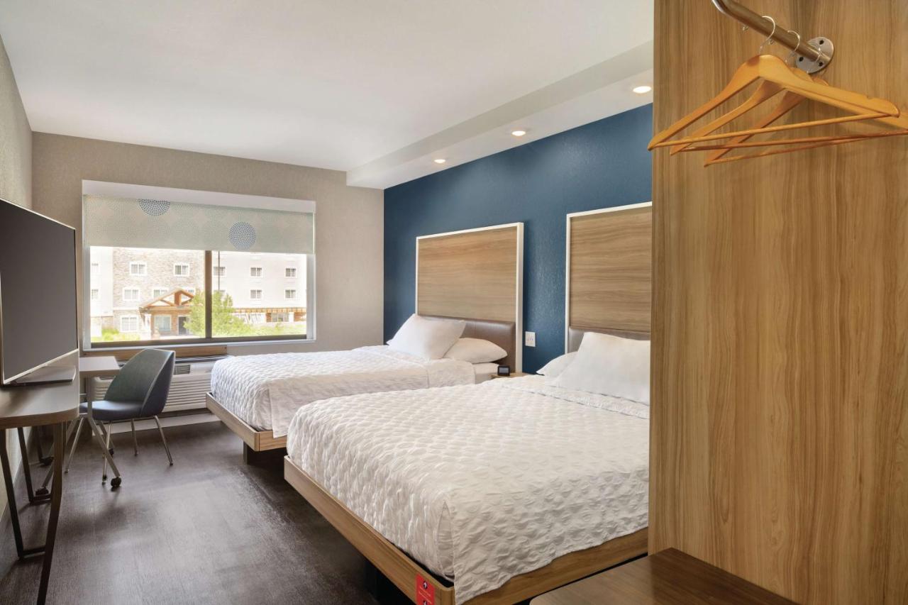 Queen Room with Two Queen Beds at Tru by Hilton Meridian Boise West ID