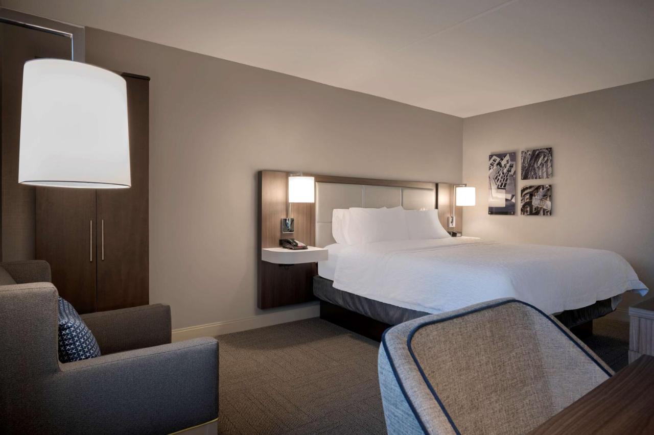 King Room - Non-Smoking at Hampton Inn by Hilton Boston/Cambridge