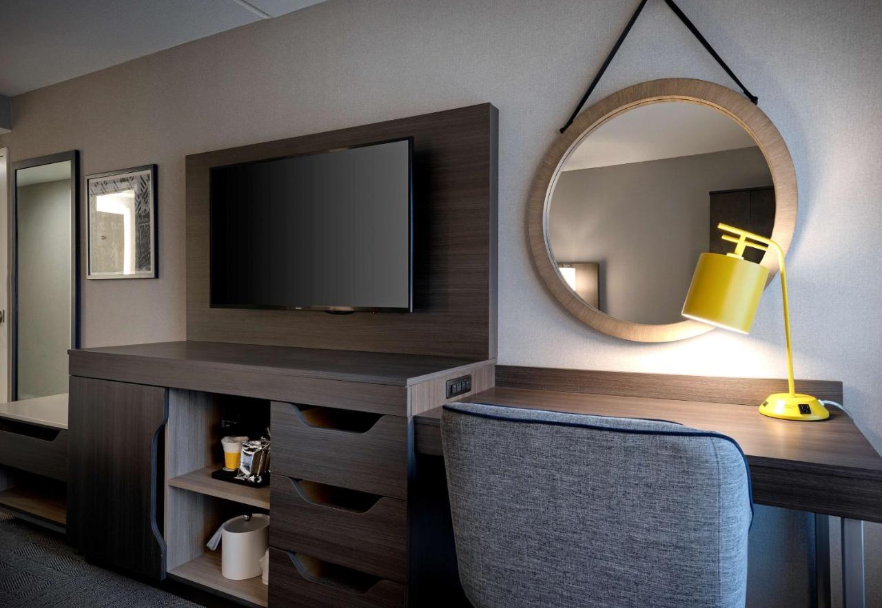 King Room - Non-Smoking at Hampton Inn by Hilton Boston/Cambridge