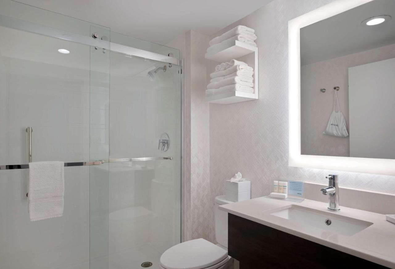 King Room - Non-Smoking at Hampton Inn by Hilton Boston/Cambridge