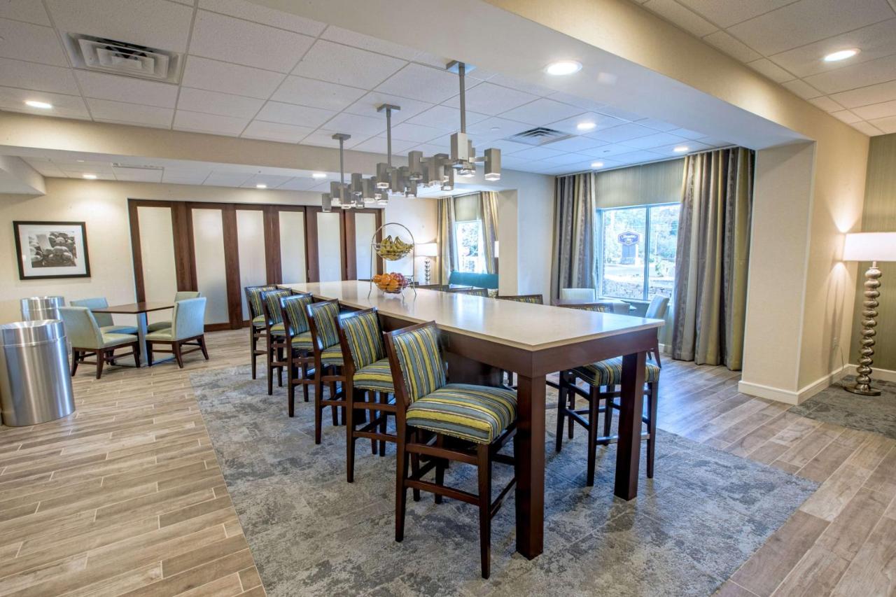 | Hampton Inn by Hilton Amesbury, MA