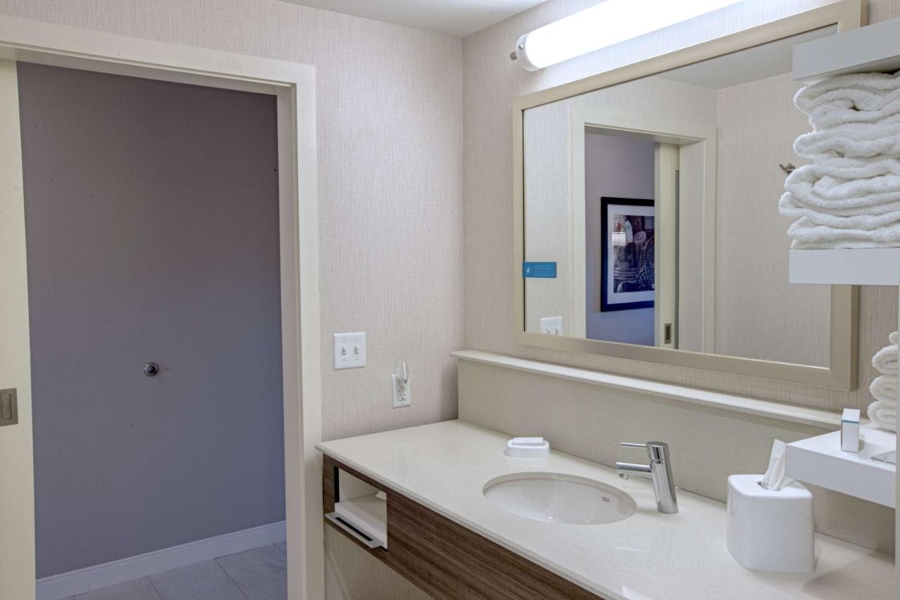 | Hampton Inn by Hilton Amesbury, MA