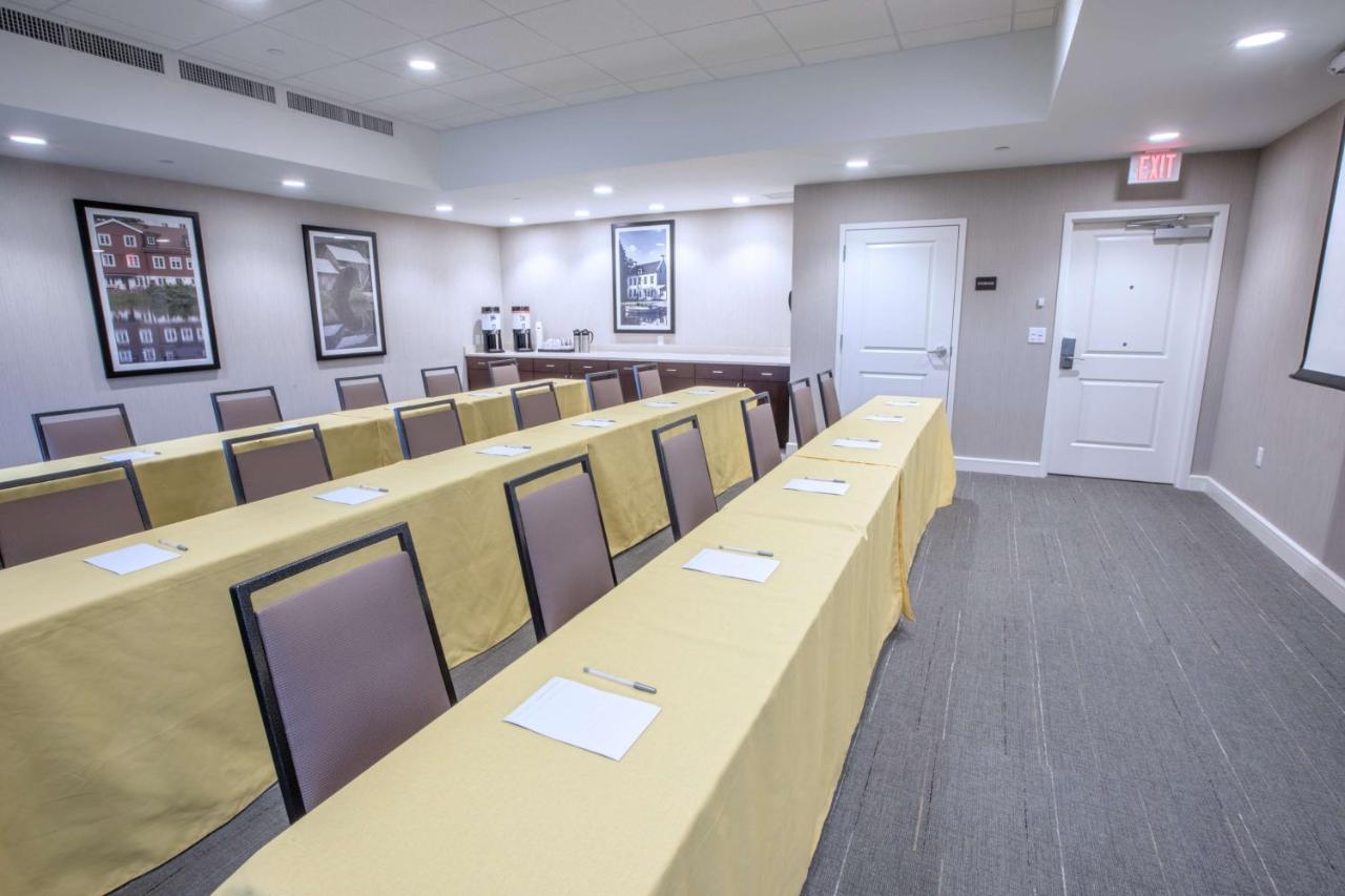 | Hampton Inn by Hilton Amesbury, MA