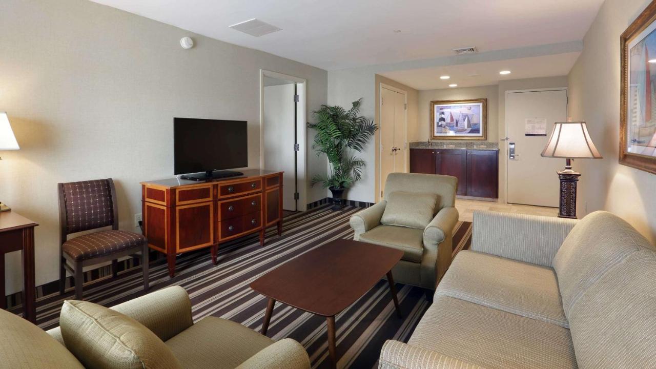 | Hampton Inn Boston-Natick