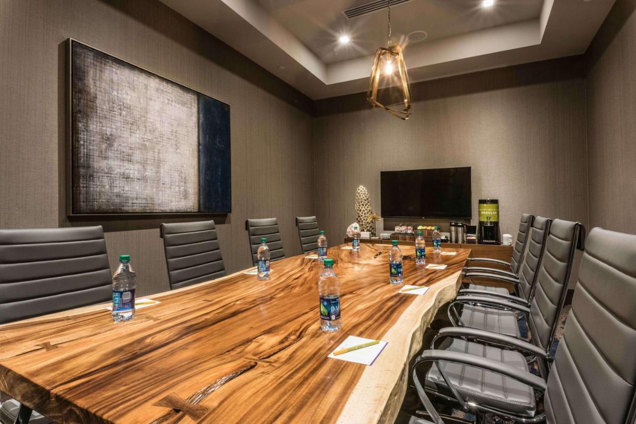 | Hilton Garden Inn Foxborough Patriot Place