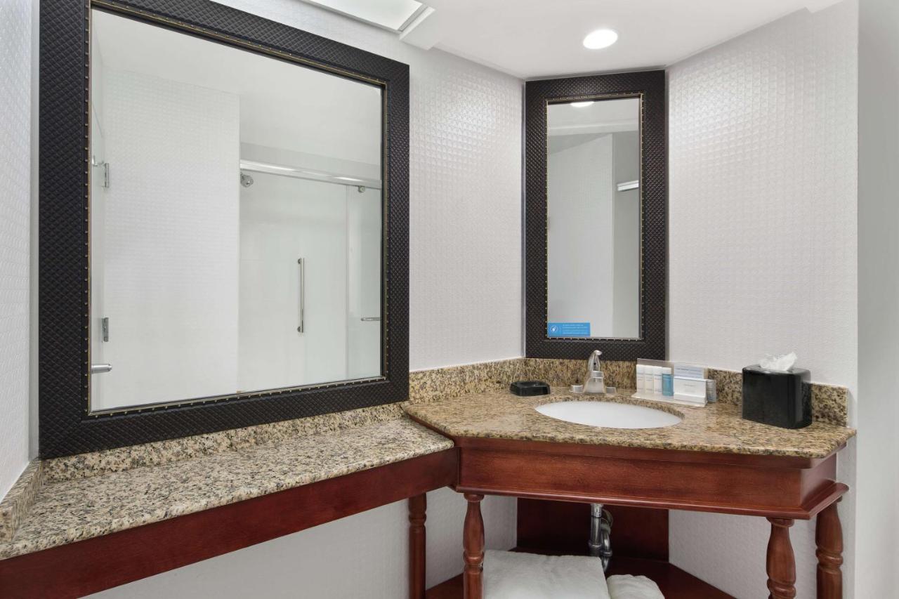 King Room - Non-Smoking at Hampton Inn Atlanta - Newnan