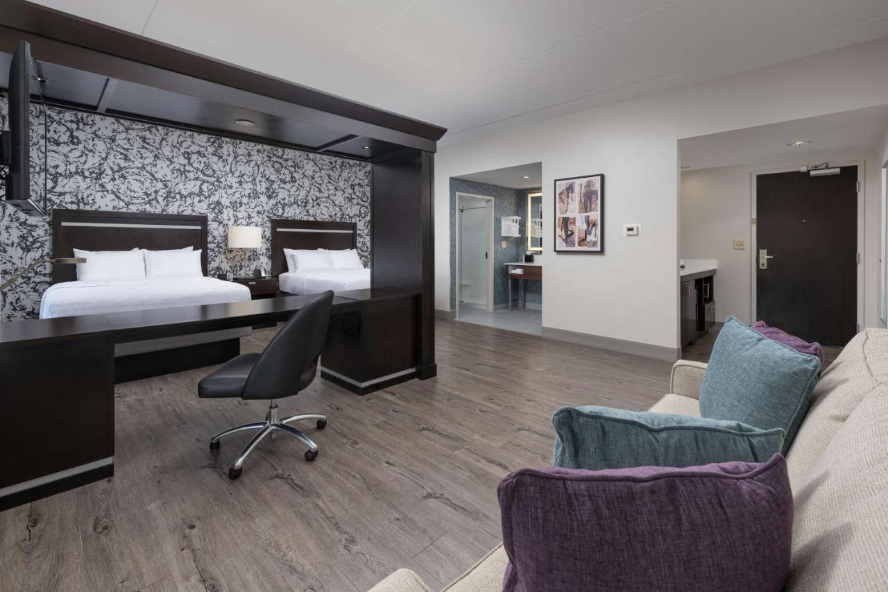Queen Suite with Two Queen Beds at Hampton Inn & Suites Chattanooga/Downtown