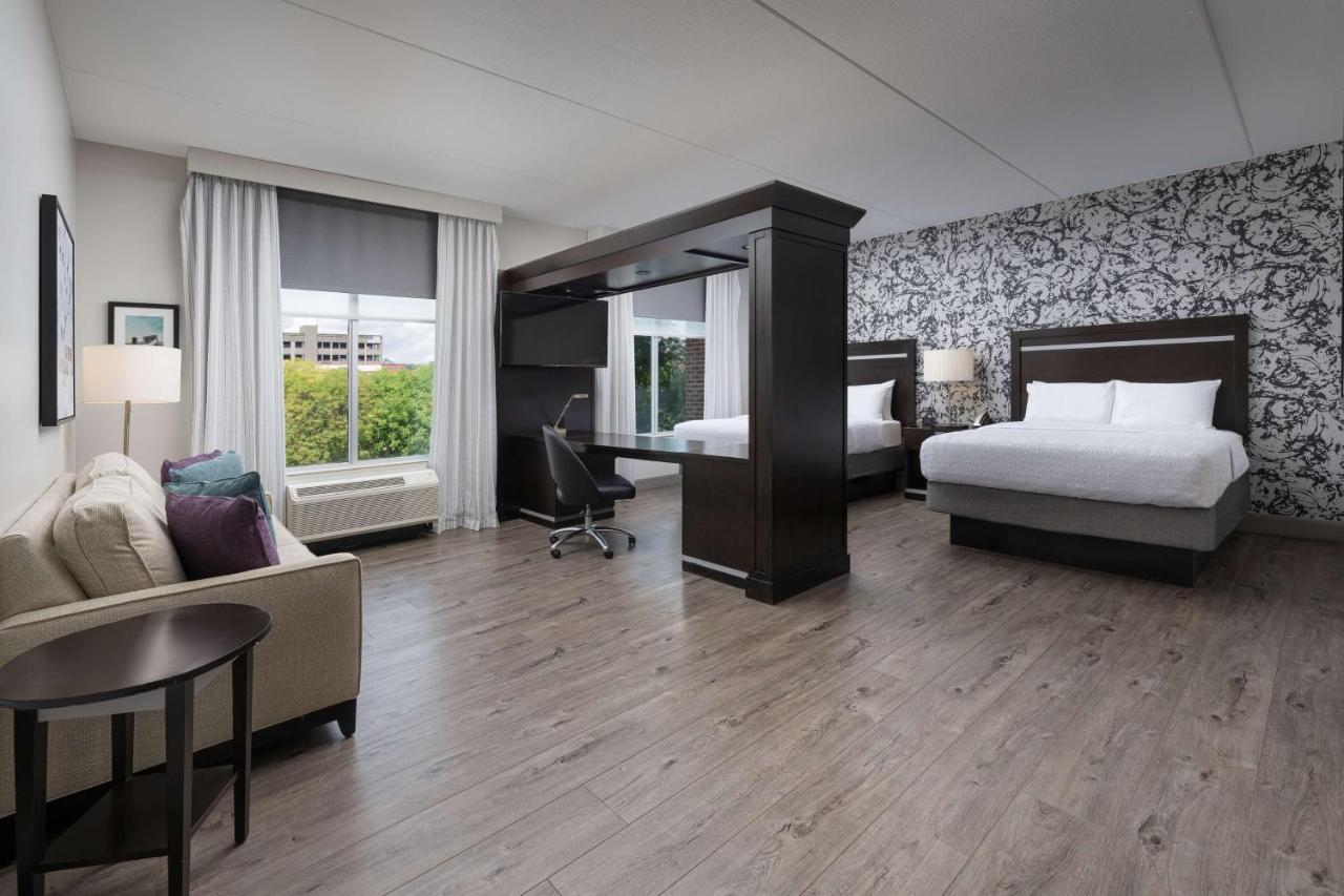Queen Suite with Two Queen Beds at Hampton Inn & Suites Chattanooga/Downtown