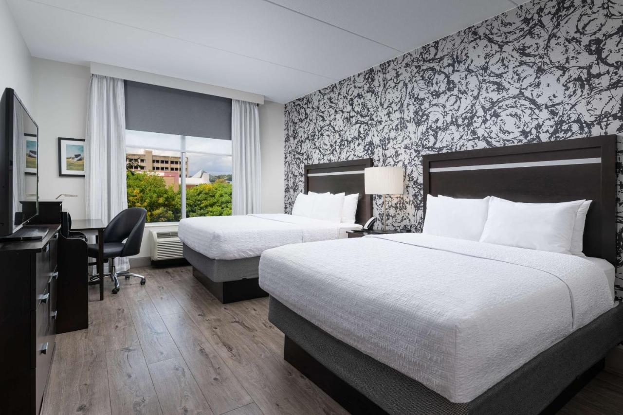 Queen Room with Two Queen Beds at Hampton Inn & Suites Chattanooga/Downtown
