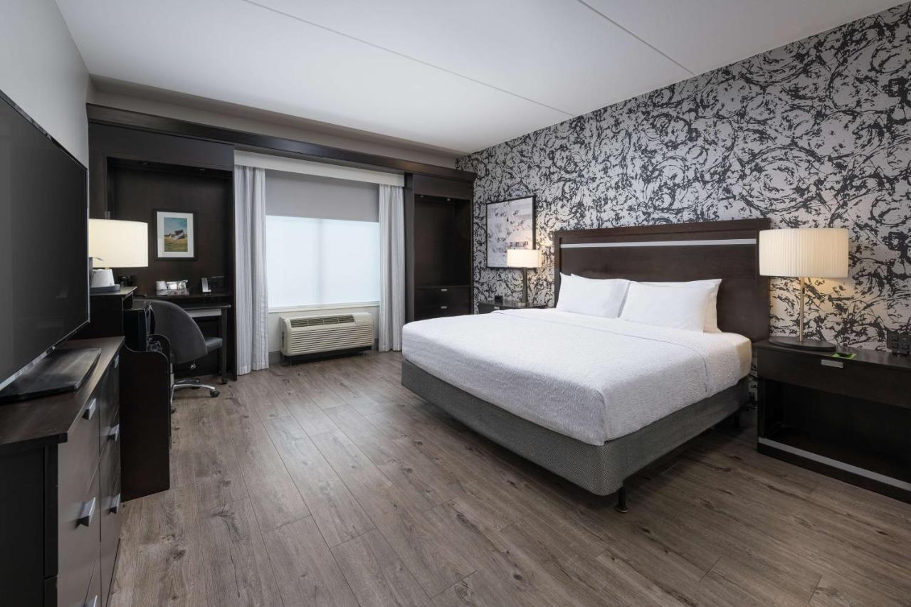 King Room at Hampton Inn & Suites Chattanooga/Downtown