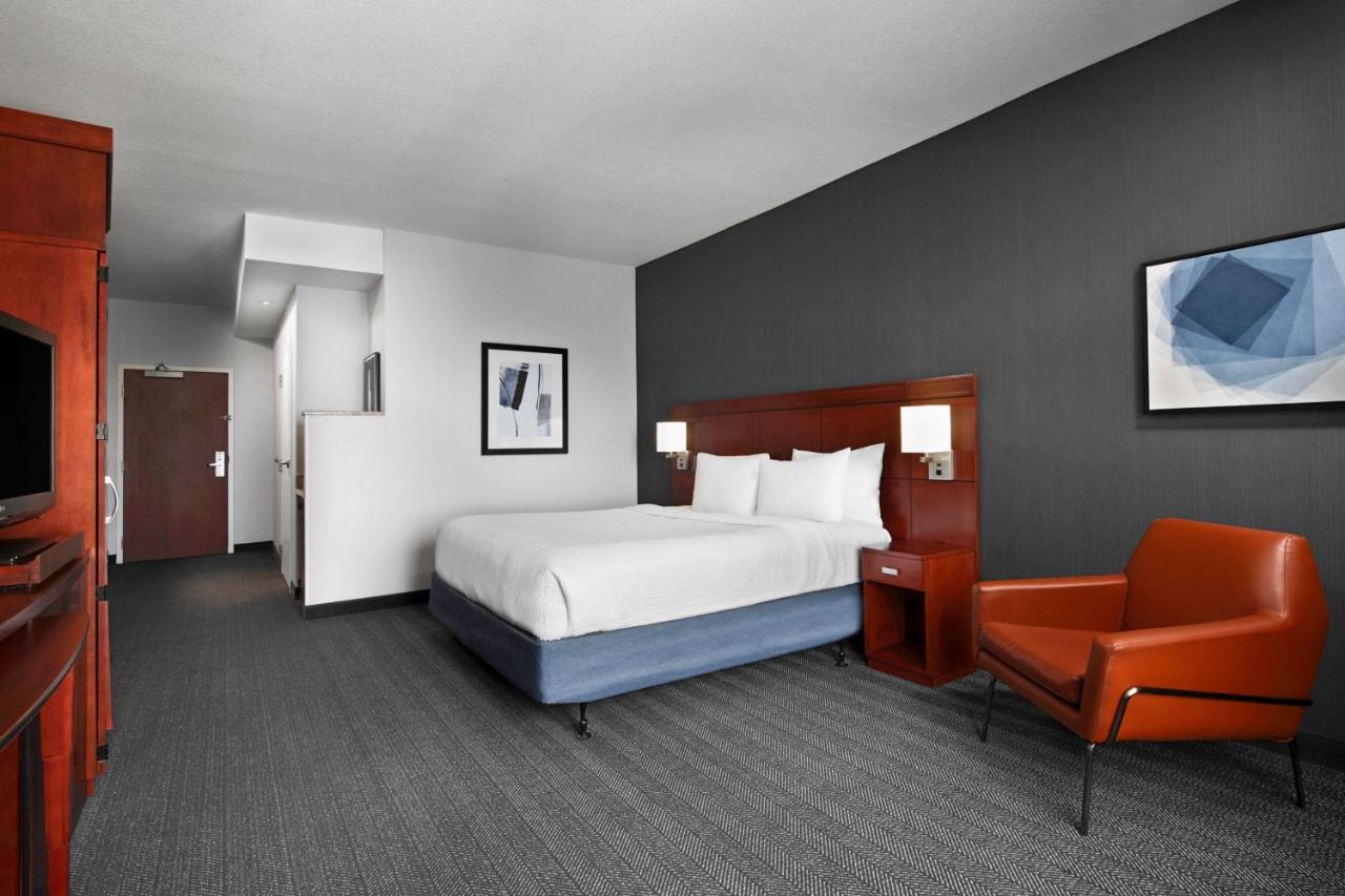  | Courtyard Kansas City at Briarcliff
