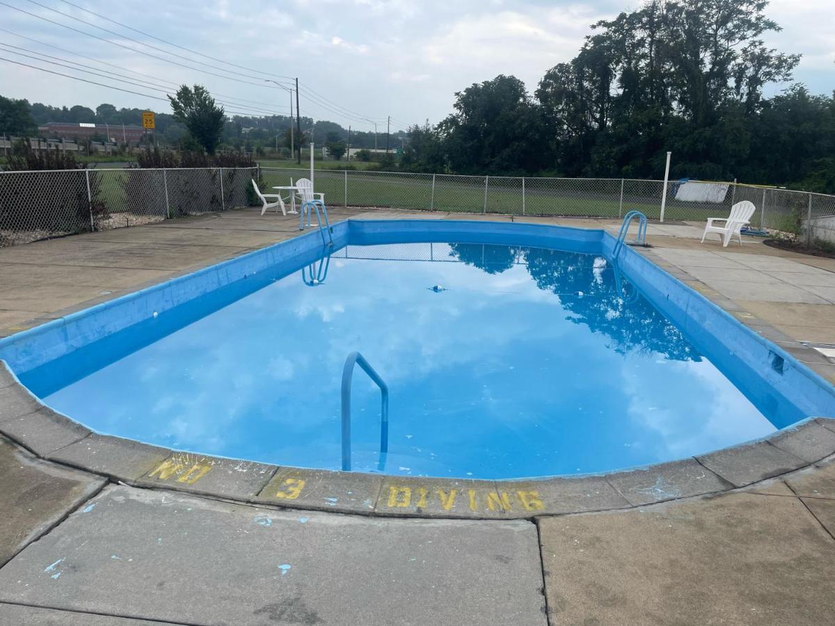  | Econo Lodge Mechanicsburg