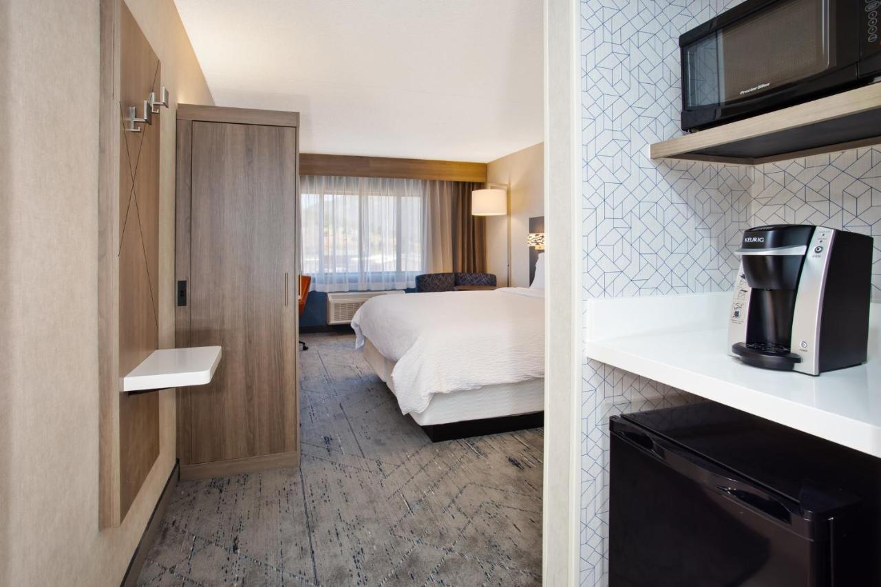 King Room - Non-Smoking at Holiday Inn Express Flagstaff by IHG
