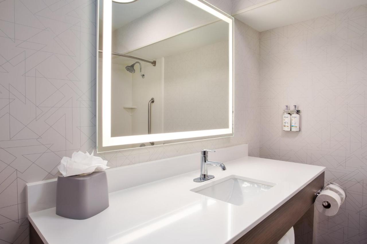 Queen Room with Two Queen Beds - Non-Smoking at Holiday Inn Express Flagstaff by IHG