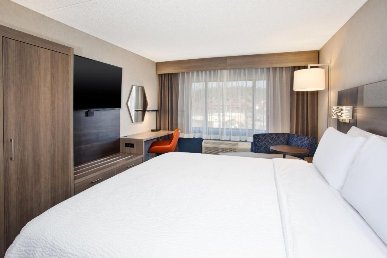 King Room - Non-Smoking at Holiday Inn Express Flagstaff by IHG