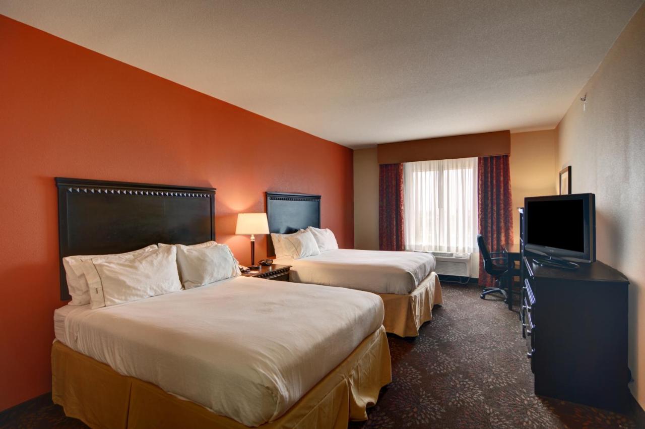 Queen Room with Two Queen Beds at Holiday Inn Express & Suites Altus by IHG