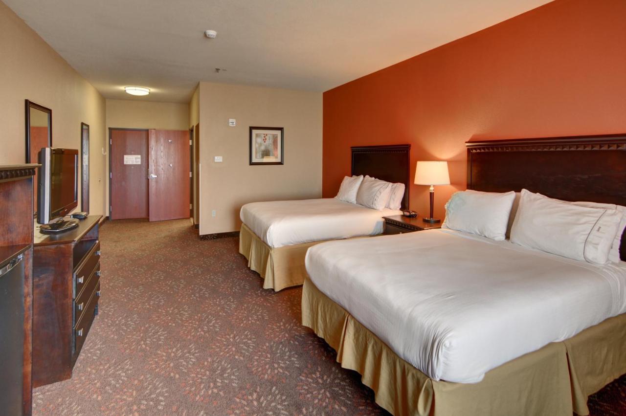 Queen Room with Two Queen Beds at Holiday Inn Express & Suites Altus by IHG