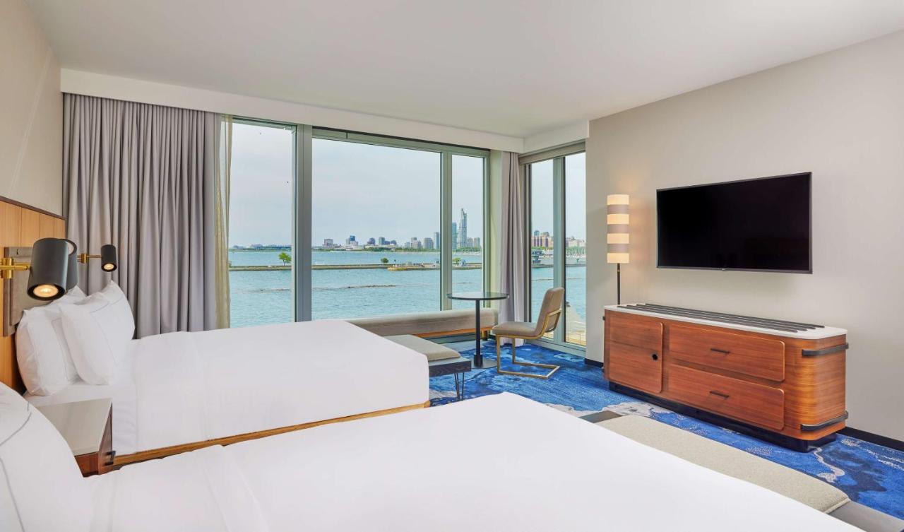 Queen Corner Room with Two Queen Beds at Sable at Navy Pier Chicago, Curio Collection by Hilton