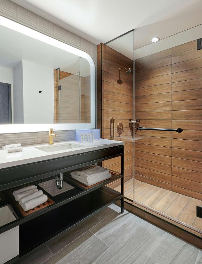 Queen Corner Room with Two Queen Beds at Sable at Navy Pier Chicago, Curio Collection by Hilton