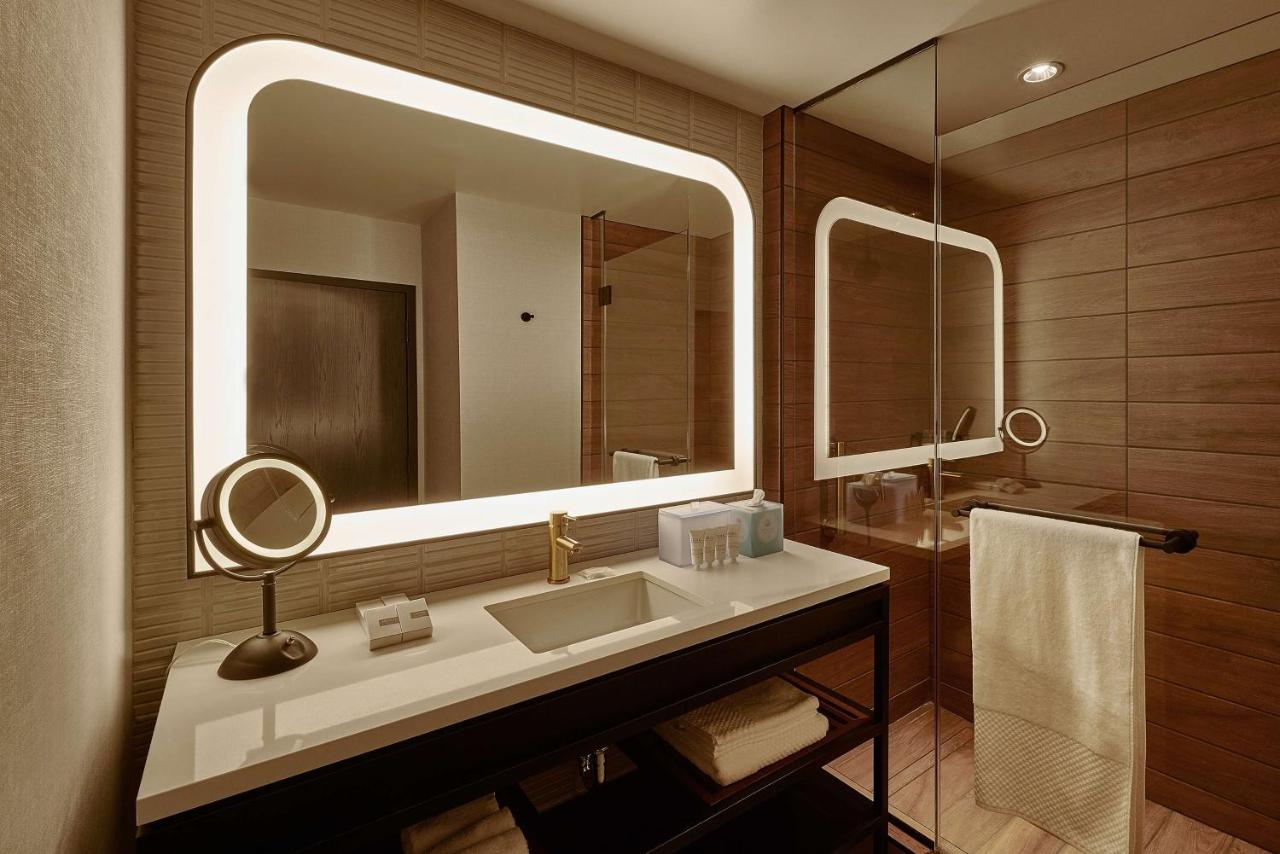 Queen Corner Room with Two Queen Beds at Sable at Navy Pier Chicago, Curio Collection by Hilton