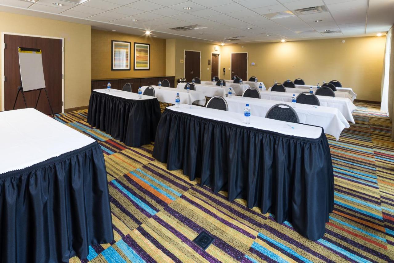 | Fairfield Inn & Suites by Marriott Detroit Chesterfield