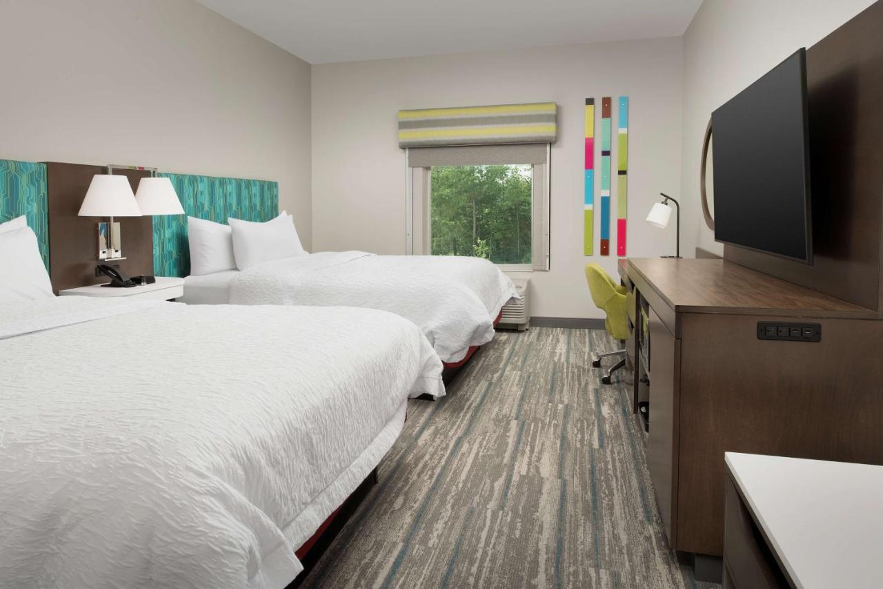 Queen Room with Two Queen Beds - Hearing Accessible/Non-Smoking at Hampton Inn & Suites Charlotte Airport Lake Pointe